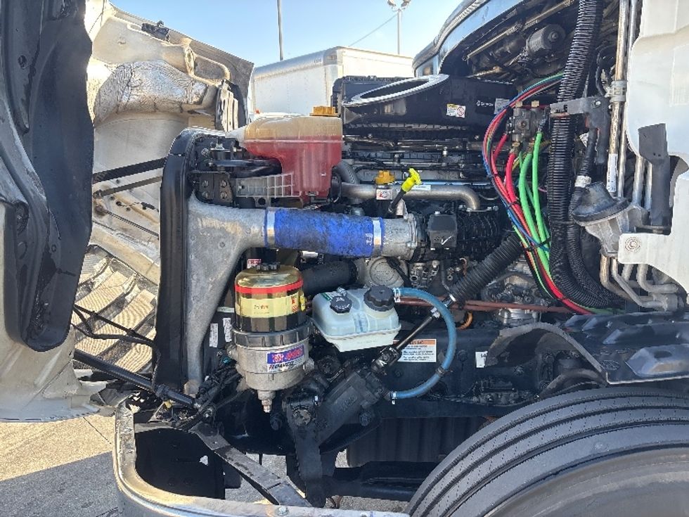 Sleeper Tractor-Heavy Duty Tractors-Freightliner-2021-T11664ST-Arlington-TX-700,369\n\t\tmiles-$ 52,250 - Image 21