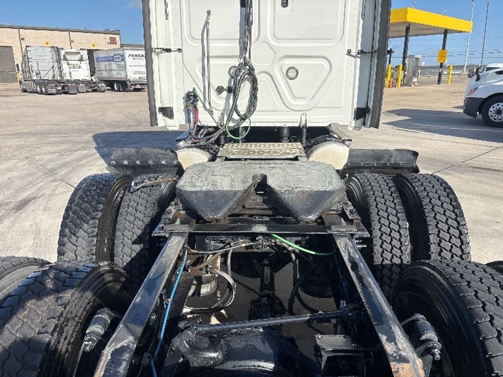 Sleeper Tractor-Heavy Duty Tractors-Freightliner-2021-T11664ST-Arlington-TX-700,369\n\t\tmiles-$ 52,250 - Image 6
