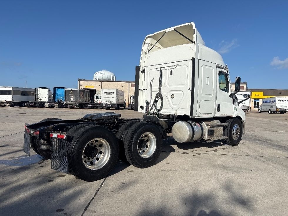 Sleeper Tractor-Heavy Duty Tractors-Freightliner-2021-T11664ST-Arlington-TX-700,369\n\t\tmiles-$ 52,250 - Image 7