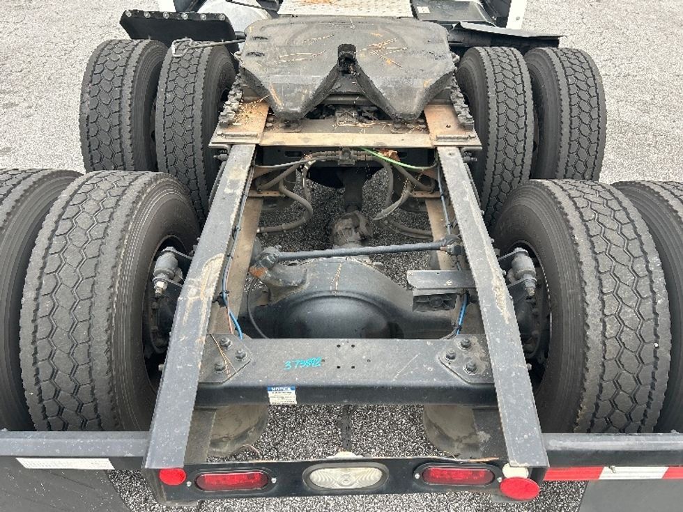 Sleeper Tractor-Heavy Duty Tractors-Freightliner-2021-T11664ST-Duluth-GA-689,732\n\t\tmiles-$ 47,000 - Image 6