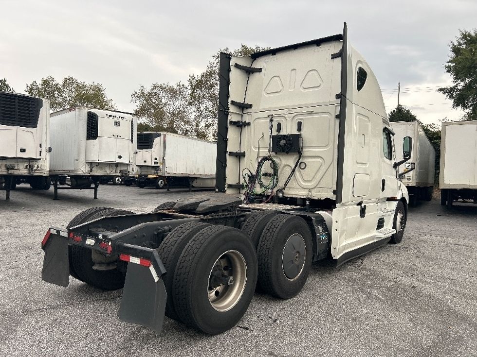 Sleeper Tractor-Heavy Duty Tractors-Freightliner-2021-T11664ST-Duluth-GA-689,732\n\t\tmiles-$ 47,000 - Image 7