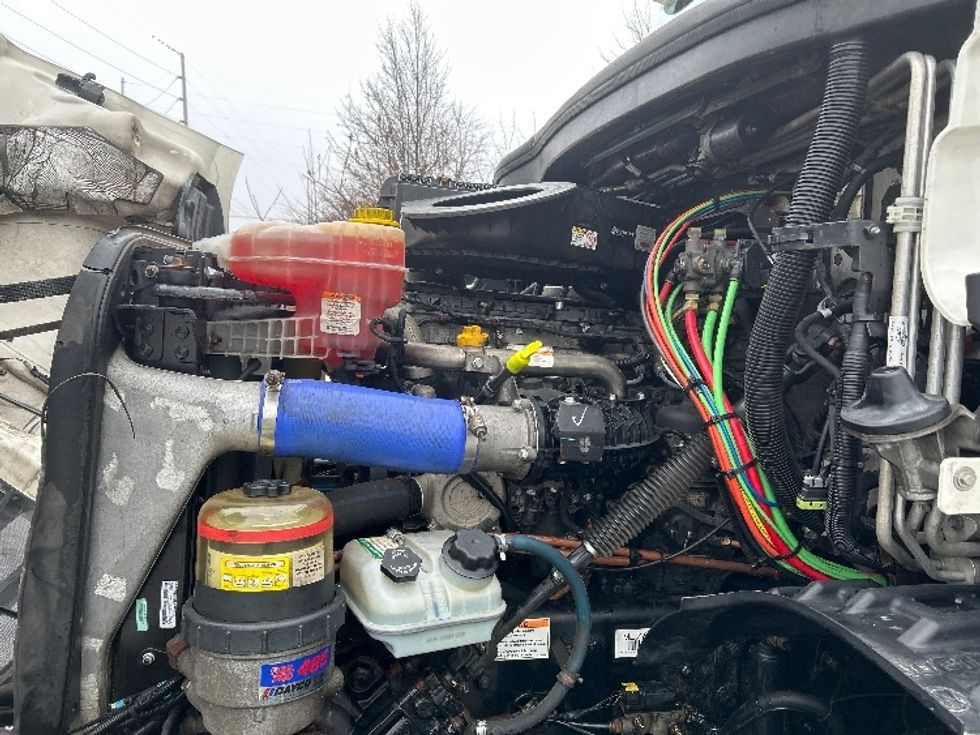 Sleeper Tractor-Heavy Duty Tractors-Freightliner-2021-T11664ST-Elmira-NY-461,880\n\t\tmiles-$ 58,750 - Image 21