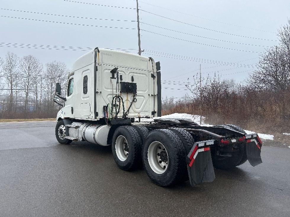 Sleeper Tractor-Heavy Duty Tractors-Freightliner-2021-T11664ST-Elmira-NY-461,880\n\t\tmiles-$ 58,750 - Image 5