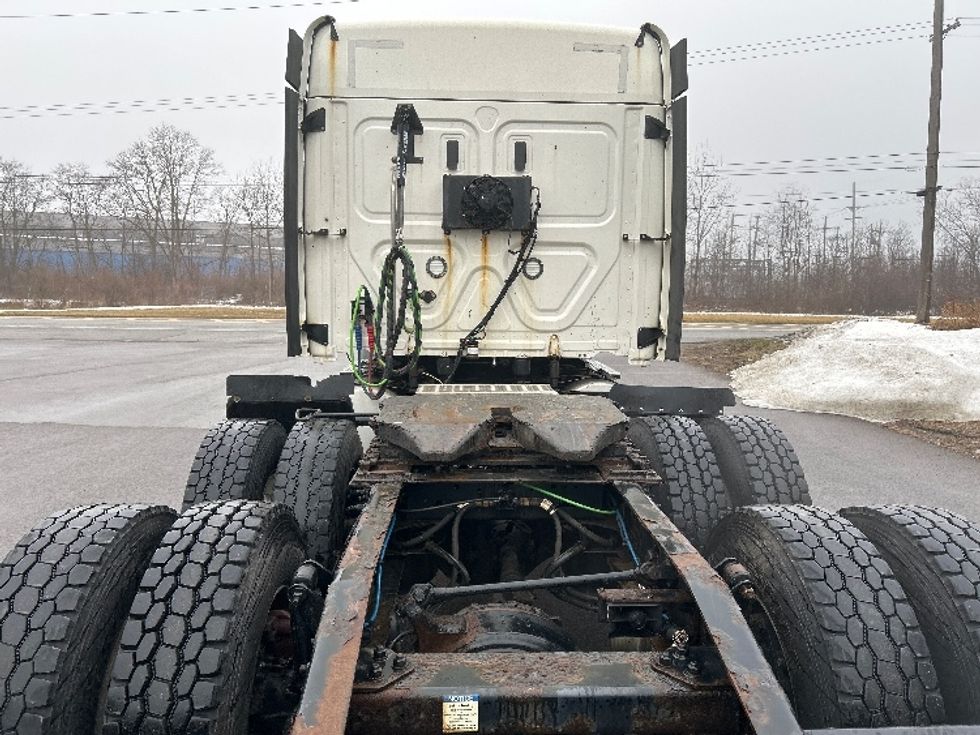 Sleeper Tractor-Heavy Duty Tractors-Freightliner-2021-T11664ST-Elmira-NY-461,880\n\t\tmiles-$ 58,750 - Image 6