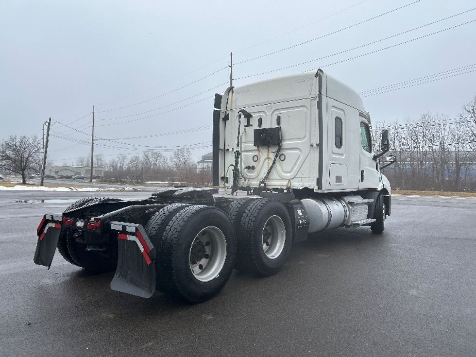 Sleeper Tractor-Heavy Duty Tractors-Freightliner-2021-T11664ST-Elmira-NY-461,880\n\t\tmiles-$ 58,750 - Image 7