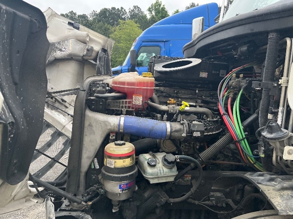 Sleeper Tractor-Heavy Duty Tractors-Freightliner-2021-T11664ST-Forest Park-GA-507,947\n\t\tmiles-$ 61,500 - Image 21