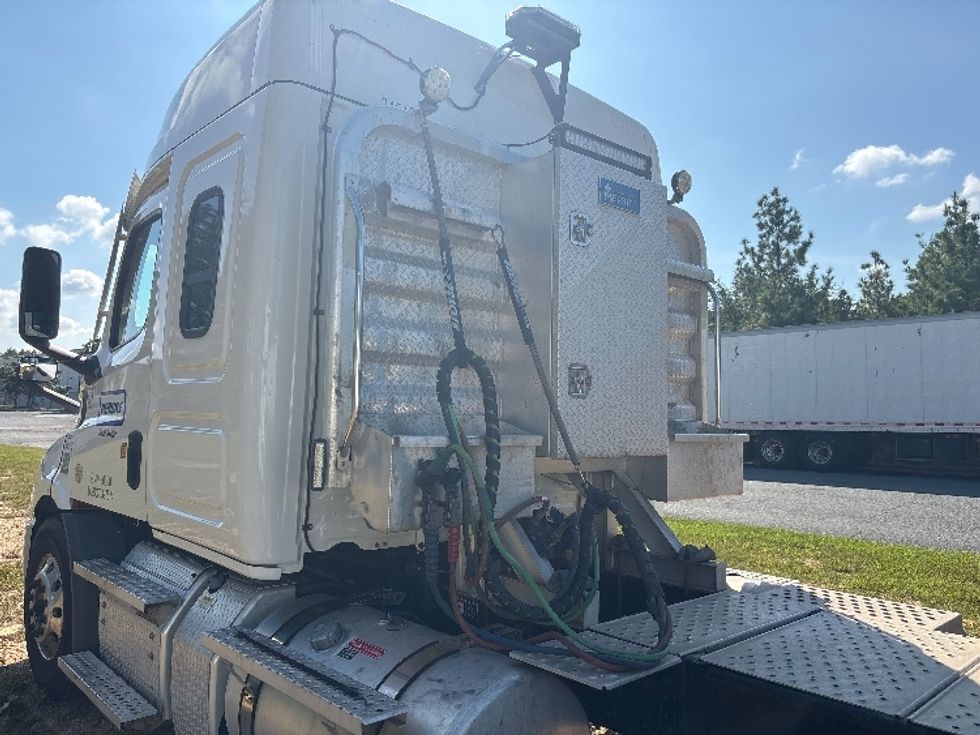 Sleeper Tractor-Heavy Duty Tractors-Freightliner-2021-T11664ST-Fredericksburg-VA-394,778\n\t\tmiles-$ 75,500 - Image 22