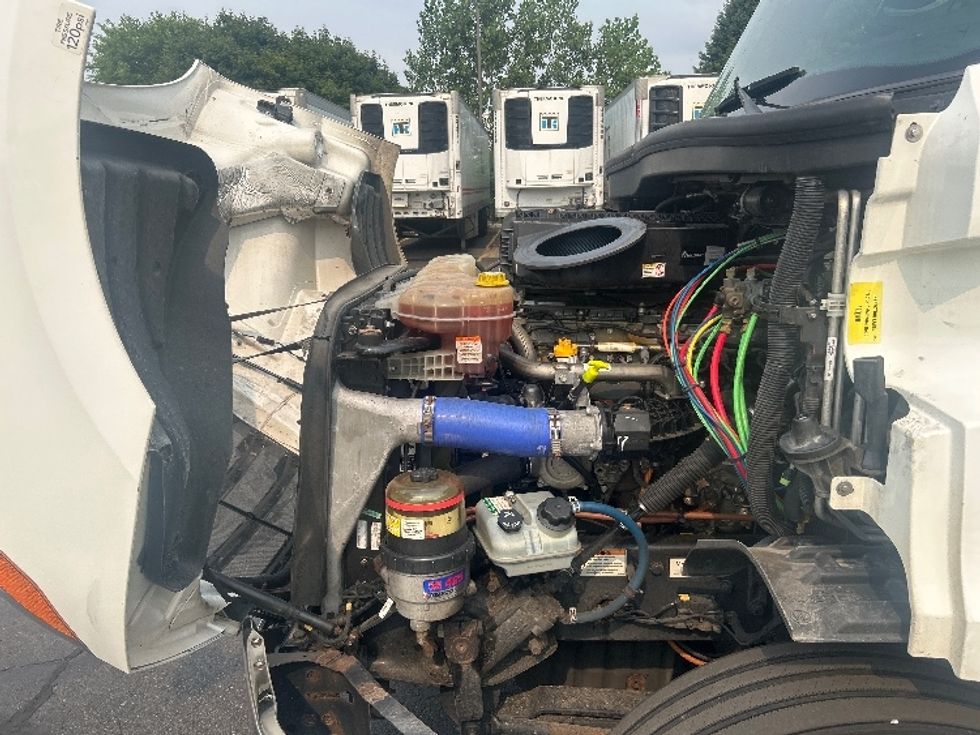 Sleeper Tractor-Heavy Duty Tractors-Freightliner-2021-T11664ST-Lansing-MI-549,221\n\t\tmiles-$ 55,750 - Image 21