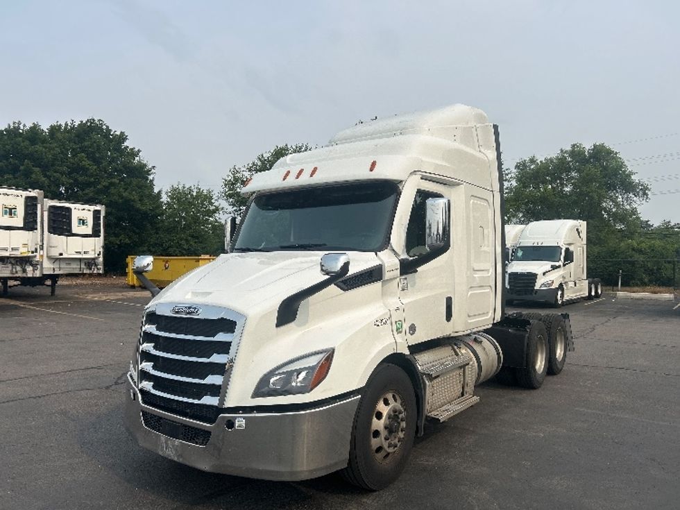 Sleeper Tractor-Heavy Duty Tractors-Freightliner-2021-T11664ST-Lansing-MI-549,221\n\t\tmiles-$ 55,750 - Image 3