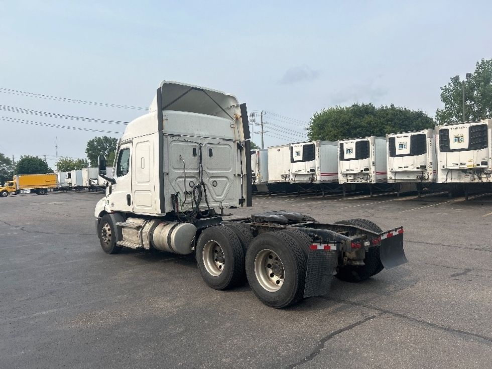 Sleeper Tractor-Heavy Duty Tractors-Freightliner-2021-T11664ST-Lansing-MI-549,221\n\t\tmiles-$ 55,750 - Image 5