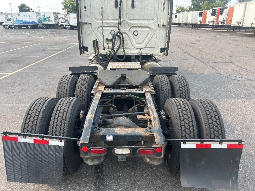 Sleeper Tractor-Heavy Duty Tractors-Freightliner-2021-T11664ST-Lansing-MI-549,221\n\t\tmiles-$ 55,750 - Image 6