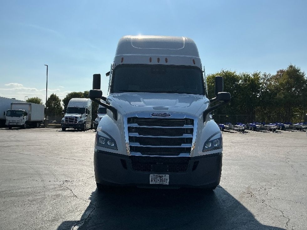Sleeper Tractor-Heavy Duty Tractors-Freightliner-2021-T11664ST-San Antonio-TX-312,999\n\t\tmiles-$ 79,750 - Image 2