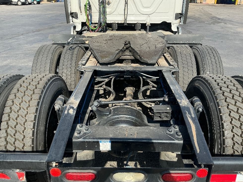 Sleeper Tractor-Heavy Duty Tractors-Freightliner-2021-T11664ST-San Antonio-TX-312,999\n\t\tmiles-$ 79,750 - Image 6