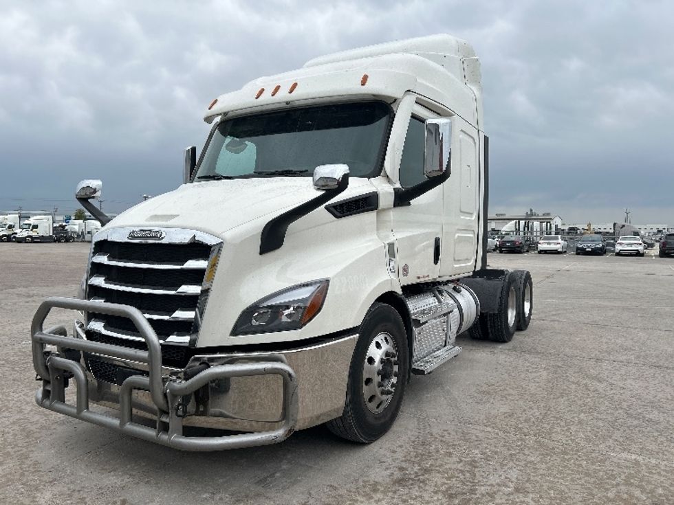 Sleeper Tractor-Heavy Duty Tractors-Freightliner-2021-T11664ST-Sturtevant-WI-516,589\n\t\tmiles-$ 56,500 - Image 3