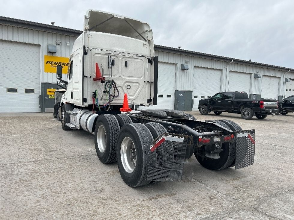 Sleeper Tractor-Heavy Duty Tractors-Freightliner-2021-T11664ST-Sturtevant-WI-516,589\n\t\tmiles-$ 56,500 - Image 5