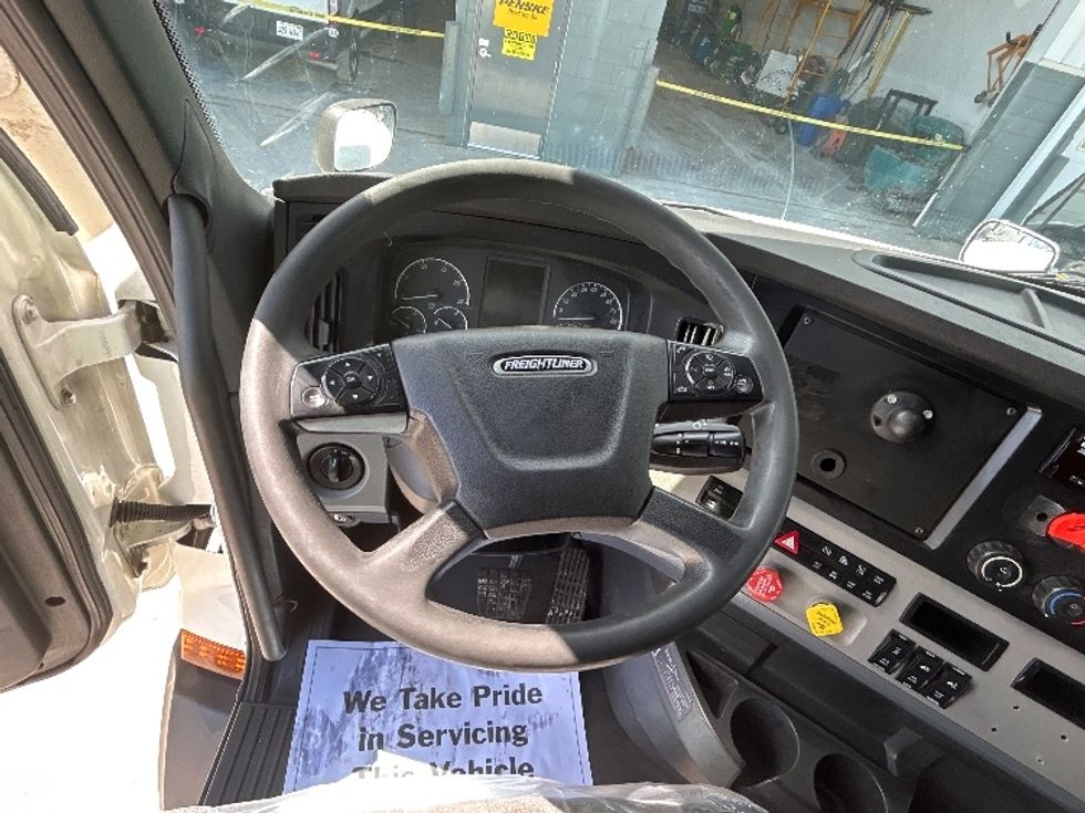 Sleeper Tractor-Heavy Duty Tractors-Freightliner-2021-T11664ST-Sturtevant-WI-659,427\n\t\tmiles-$ 47,750 - Image 11