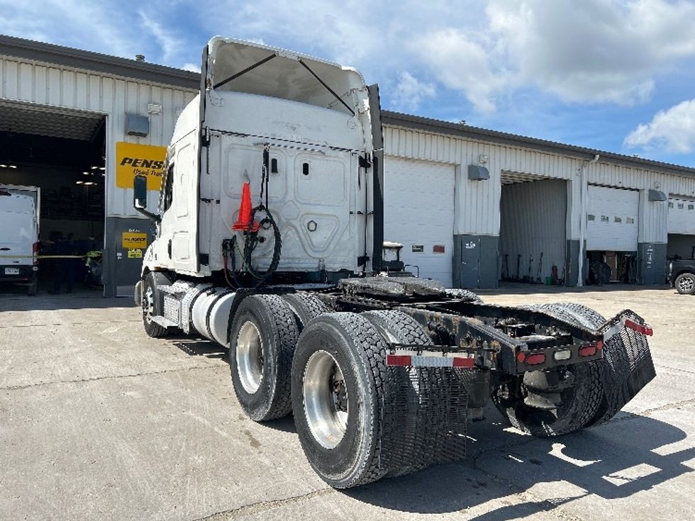 Sleeper Tractor-Heavy Duty Tractors-Freightliner-2021-T11664ST-Sturtevant-WI-659,427\n\t\tmiles-$ 47,750 - Image 5