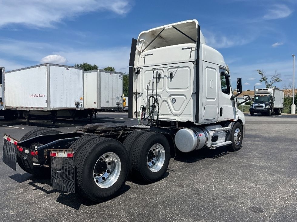 Sleeper Tractor-Heavy Duty Tractors-Freightliner-2021-T11664ST-Swedesboro-NJ-481,962\n\t\tmiles-$ 64,500 - Image 7