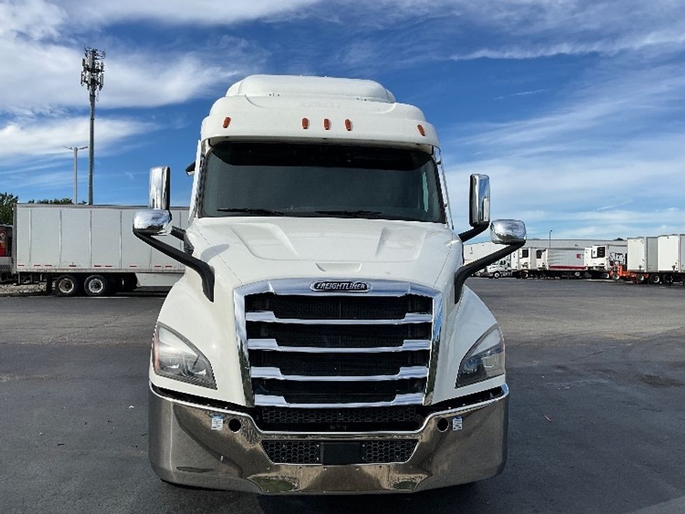 Sleeper Tractor-Heavy Duty Tractors-Freightliner-2021-T11664ST-Swedesboro-NJ-538,125\n\t\tmiles-$ 63,000 - Image 2