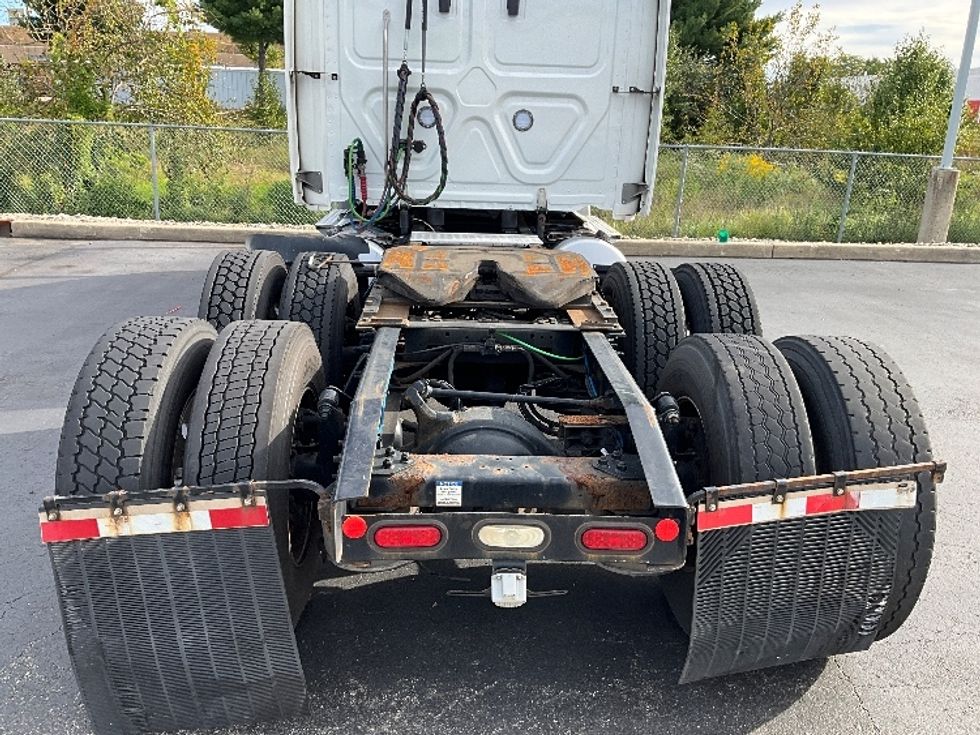 Sleeper Tractor-Heavy Duty Tractors-Freightliner-2021-T11664ST-Swedesboro-NJ-538,125\n\t\tmiles-$ 63,000 - Image 6