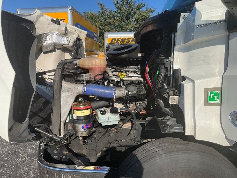 Sleeper Tractor-Heavy Duty Tractors-Freightliner-2021-T11664ST-Swedesboro-NJ-574,151\n\t\tmiles-$ 58,750 - Image 21
