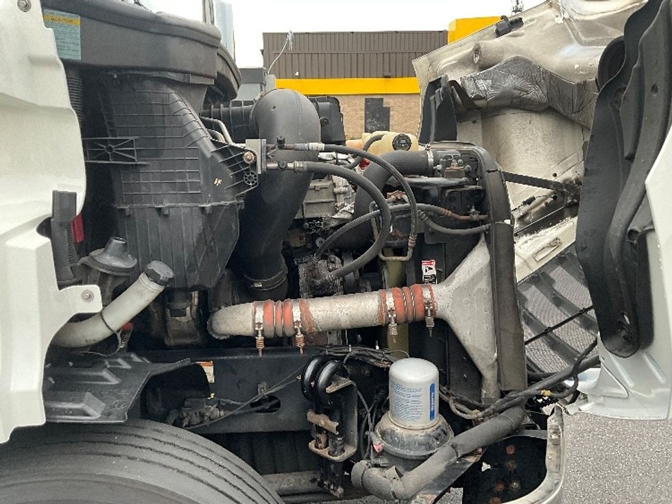 Sleeper Tractor-Heavy Duty Tractors-Freightliner-2021-T11664ST-Swedesboro-NJ-654,313\n\t\tmiles-$ 49,250 - Image 20