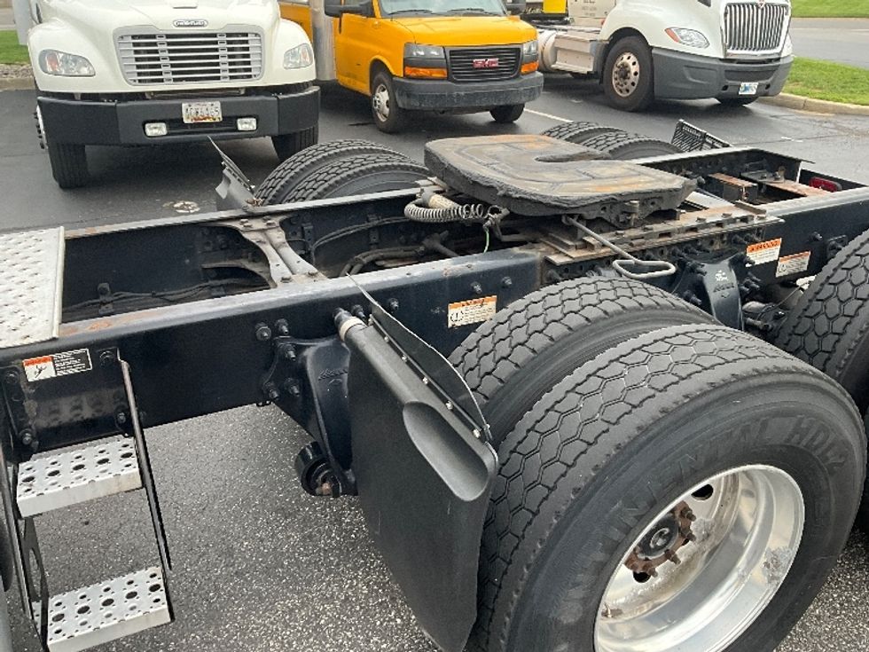 Sleeper Tractor-Heavy Duty Tractors-Freightliner-2021-T11664ST-Swedesboro-NJ-654,313\n\t\tmiles-$ 49,250 - Image 22