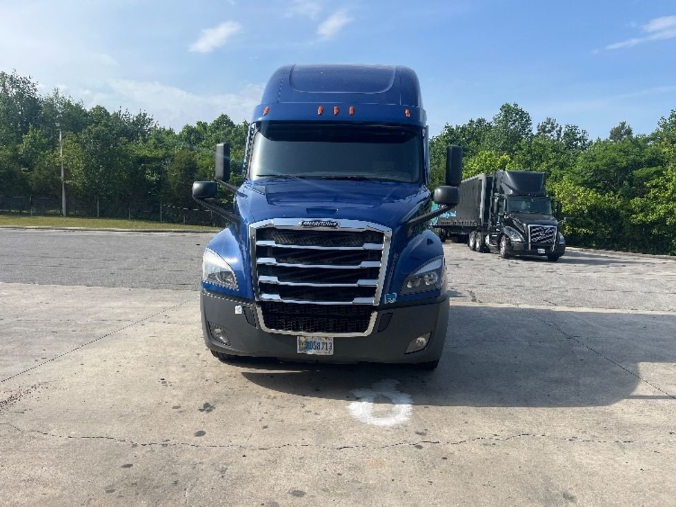 Sleeper Tractor-Heavy Duty Tractors-Freightliner-2021-T12642ST-Cleveland-TN-463,860\n\t\tmiles-$ 62,000 - Image 2