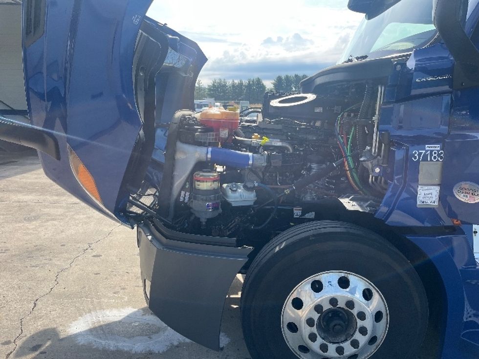Sleeper Tractor-Heavy Duty Tractors-Freightliner-2021-T12642ST-Cleveland-TN-463,860\n\t\tmiles-$ 62,000 - Image 20