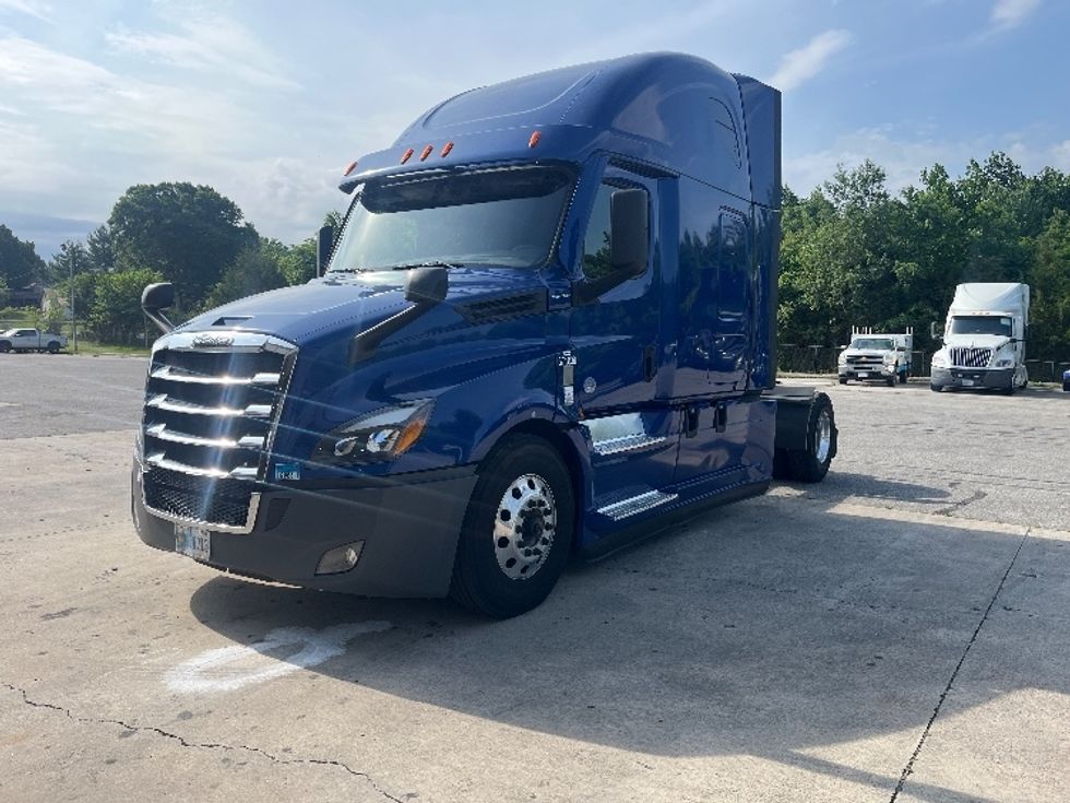 Sleeper Tractor-Heavy Duty Tractors-Freightliner-2021-T12642ST-Cleveland-TN-463,860\n\t\tmiles-$ 62,000 - Image 3