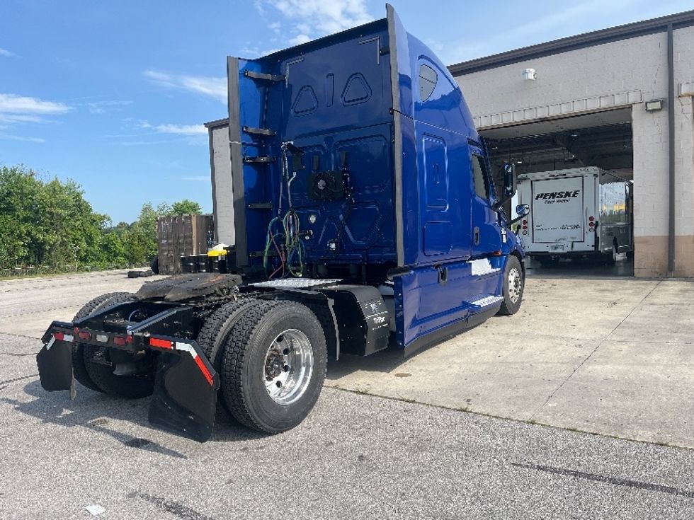 Sleeper Tractor-Heavy Duty Tractors-Freightliner-2021-T12642ST-Cleveland-TN-463,860\n\t\tmiles-$ 62,000 - Image 7