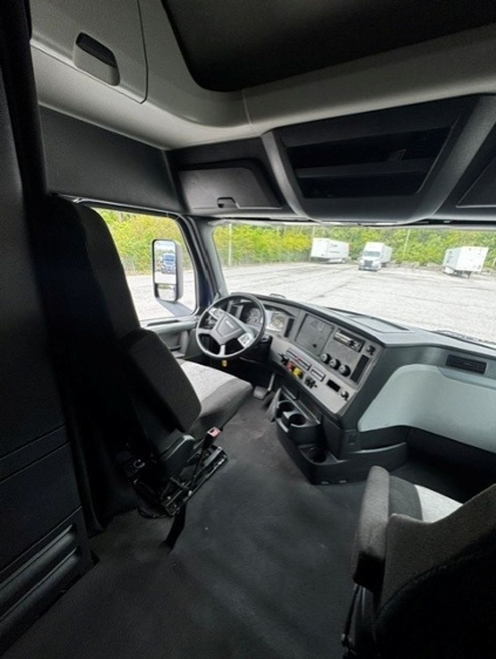 Sleeper Tractor-Heavy Duty Tractors-Freightliner-2021-T12642ST-Fort Wayne-IN-413,354\n\t\tmiles-$ 60,000 - Image 12