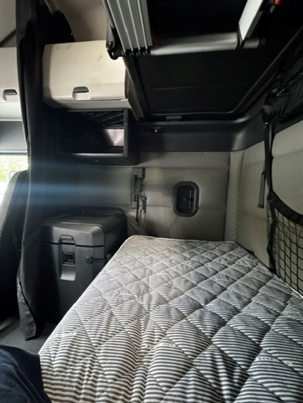 Sleeper Tractor-Heavy Duty Tractors-Freightliner-2021-T12642ST-Fort Wayne-IN-413,354\n\t\tmiles-$ 60,000 - Image 17