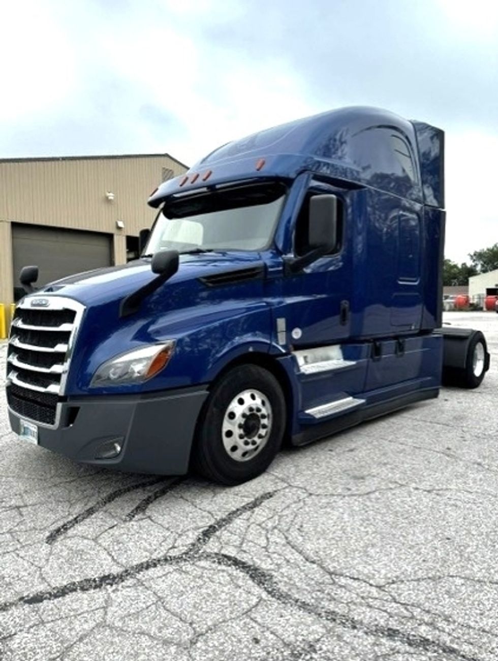 Sleeper Tractor-Heavy Duty Tractors-Freightliner-2021-T12642ST-Fort Wayne-IN-413,354\n\t\tmiles-$ 60,000 - Image 3