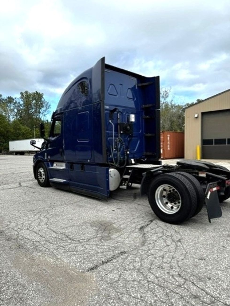 Sleeper Tractor-Heavy Duty Tractors-Freightliner-2021-T12642ST-Fort Wayne-IN-413,354\n\t\tmiles-$ 60,000 - Image 5