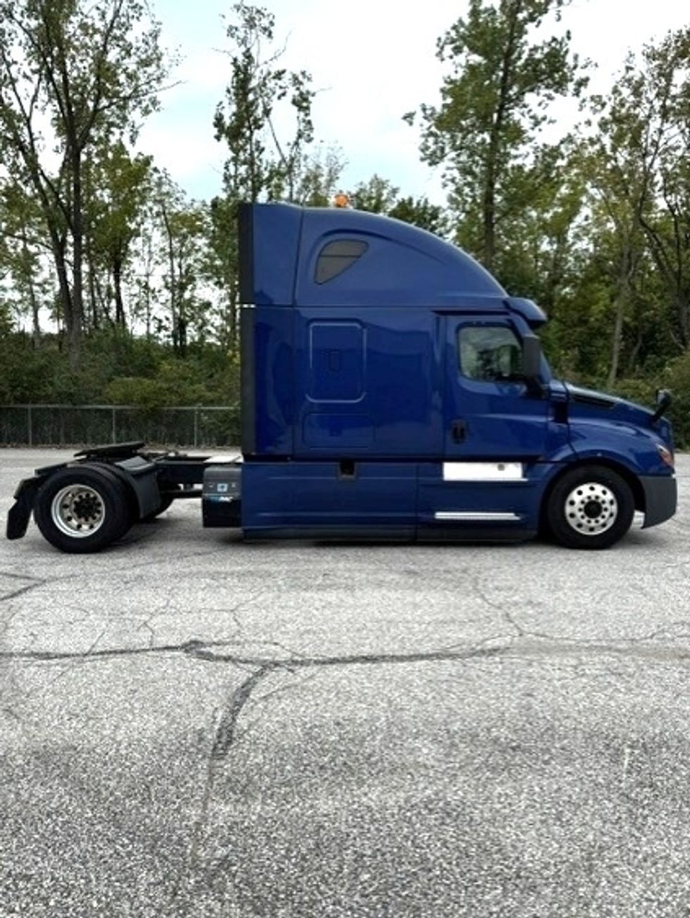 Sleeper Tractor-Heavy Duty Tractors-Freightliner-2021-T12642ST-Fort Wayne-IN-413,354\n\t\tmiles-$ 60,000 - Image 8