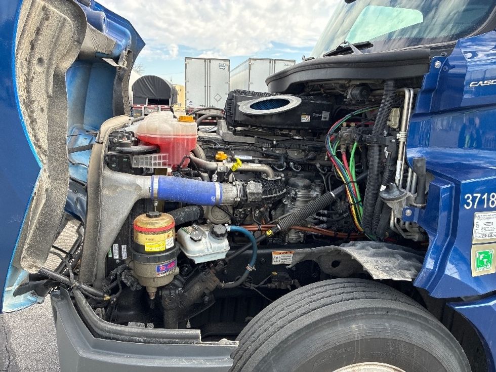 Sleeper Tractor-Heavy Duty Tractors-Freightliner-2021-T12642ST-Fort Wayne-IN-425,875\n\t\tmiles-$ 60,500 - Image 21