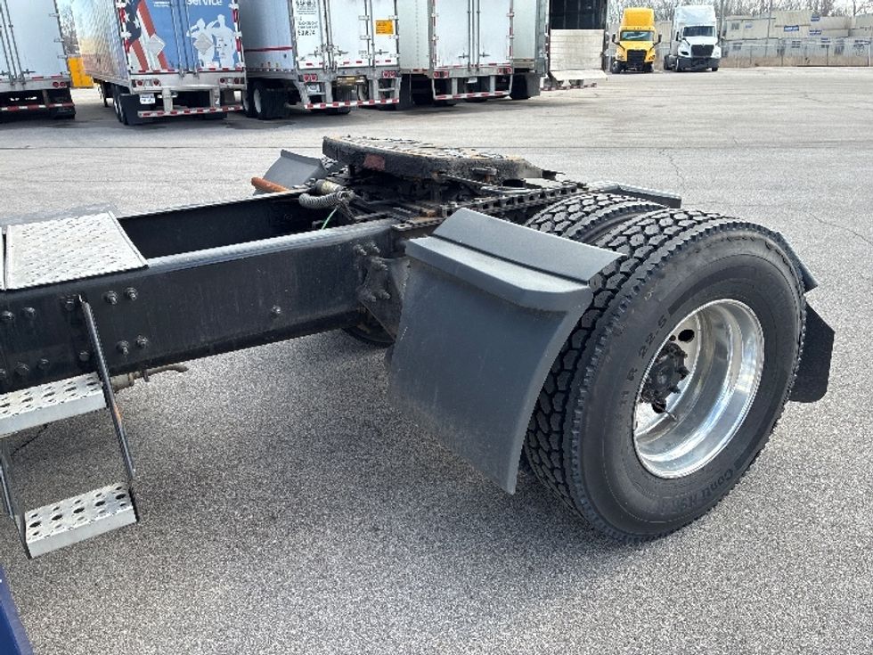 Sleeper Tractor-Heavy Duty Tractors-Freightliner-2021-T12642ST-Fort Wayne-IN-425,875\n\t\tmiles-$ 60,500 - Image 22