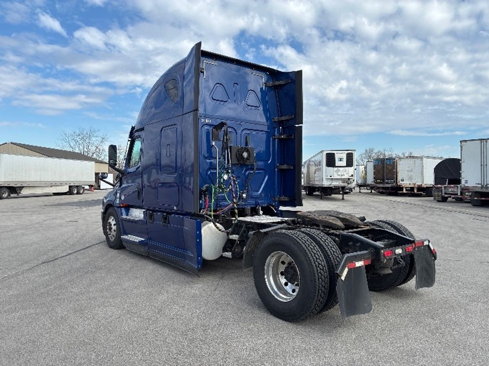 Sleeper Tractor-Heavy Duty Tractors-Freightliner-2021-T12642ST-Fort Wayne-IN-425,875\n\t\tmiles-$ 60,500 - Image 5