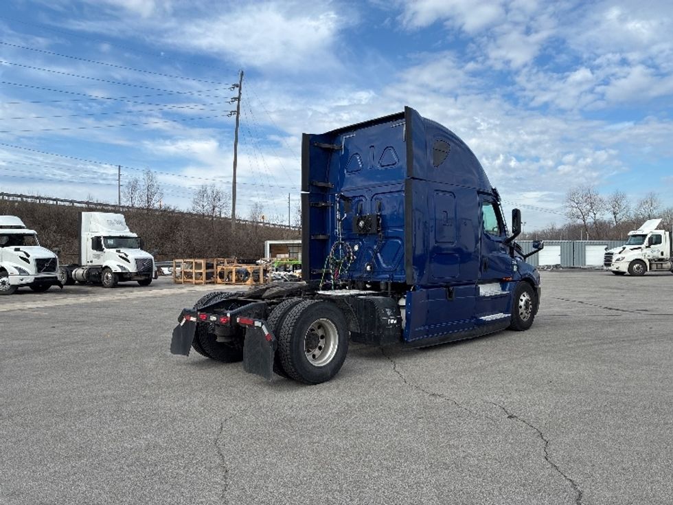 Sleeper Tractor-Heavy Duty Tractors-Freightliner-2021-T12642ST-Fort Wayne-IN-425,875\n\t\tmiles-$ 60,500 - Image 7