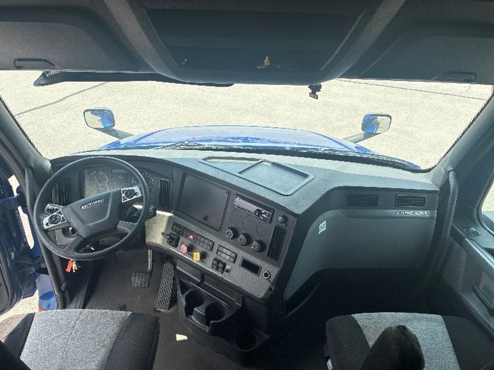 Sleeper Tractor-Heavy Duty Tractors-Freightliner-2021-T12642ST-Fort Wayne-IN-461,493\n\t\tmiles-$ 57,500 - Image 12
