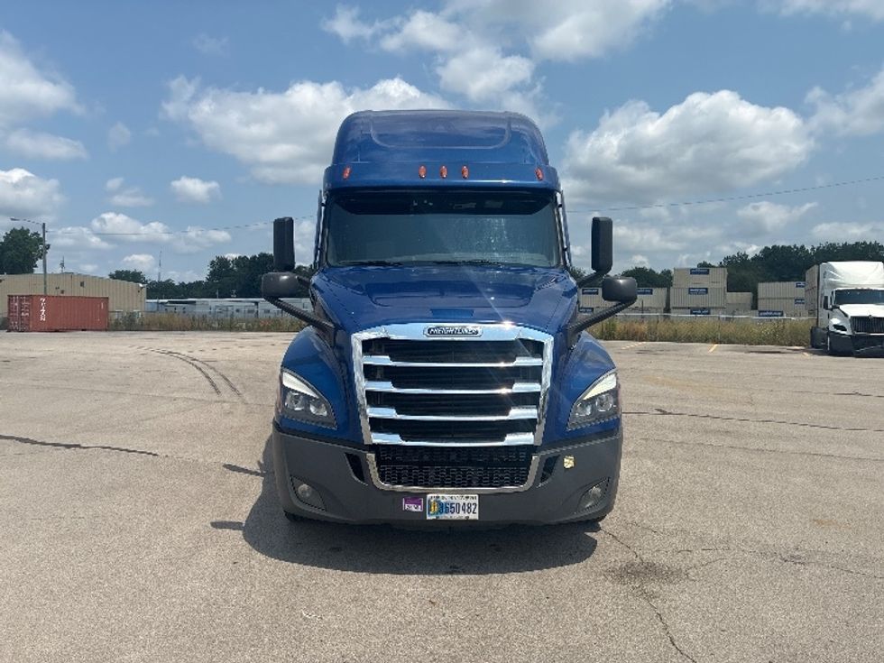 Sleeper Tractor-Heavy Duty Tractors-Freightliner-2021-T12642ST-Fort Wayne-IN-461,493\n\t\tmiles-$ 57,500 - Image 2