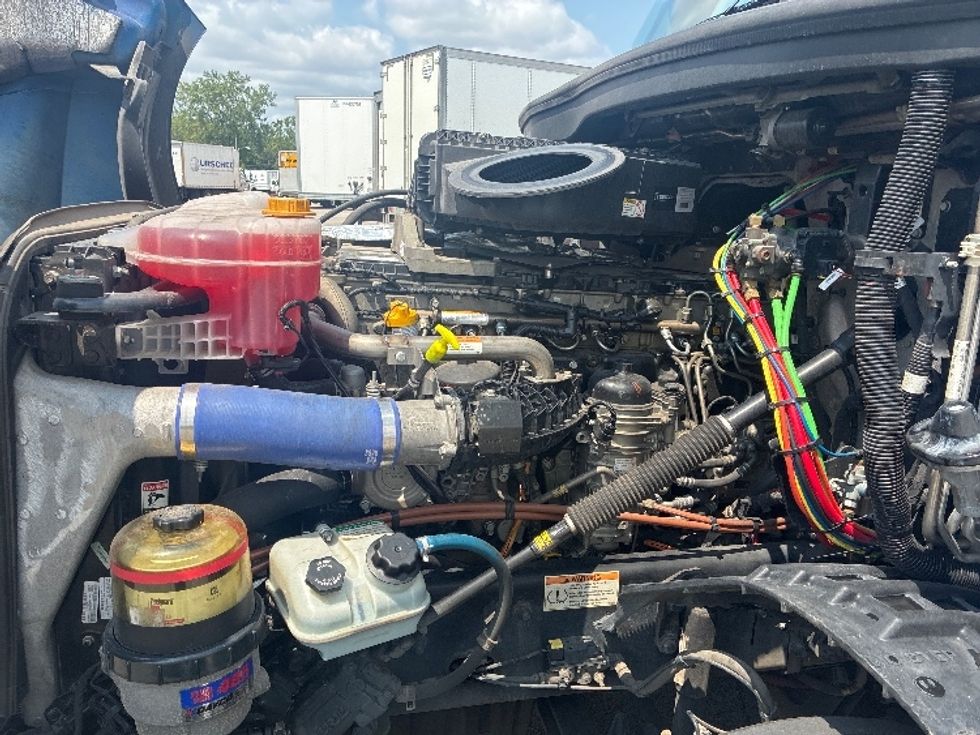 Sleeper Tractor-Heavy Duty Tractors-Freightliner-2021-T12642ST-Fort Wayne-IN-461,493\n\t\tmiles-$ 57,500 - Image 21