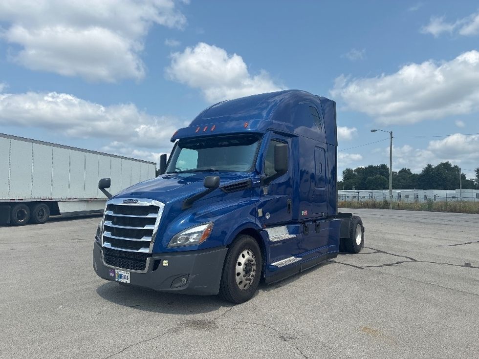 Sleeper Tractor-Heavy Duty Tractors-Freightliner-2021-T12642ST-Fort Wayne-IN-461,493\n\t\tmiles-$ 57,500 - Image 3