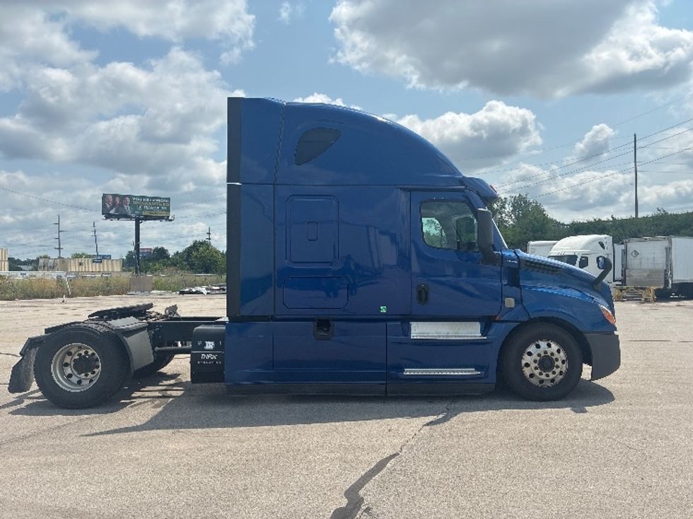 Sleeper Tractor-Heavy Duty Tractors-Freightliner-2021-T12642ST-Fort Wayne-IN-461,493\n\t\tmiles-$ 57,500 - Image 8