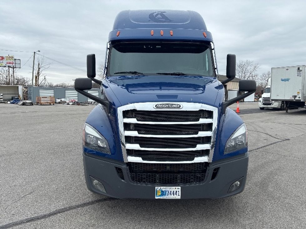 Sleeper Tractor-Heavy Duty Tractors-Freightliner-2021-T12642ST-Fort Wayne-IN-465,984\n\t\tmiles-$ 57,250 - Image 2