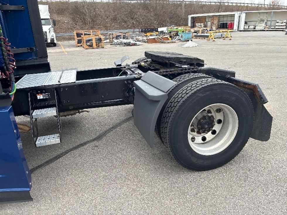 Sleeper Tractor-Heavy Duty Tractors-Freightliner-2021-T12642ST-Fort Wayne-IN-465,984\n\t\tmiles-$ 57,250 - Image 22