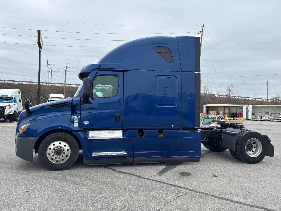 Sleeper Tractor-Heavy Duty Tractors-Freightliner-2021-T12642ST-Fort Wayne-IN-465,984\n\t\tmiles-$ 57,250 - Image 4