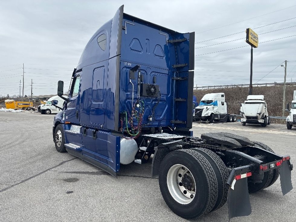 Sleeper Tractor-Heavy Duty Tractors-Freightliner-2021-T12642ST-Fort Wayne-IN-465,984\n\t\tmiles-$ 57,250 - Image 5