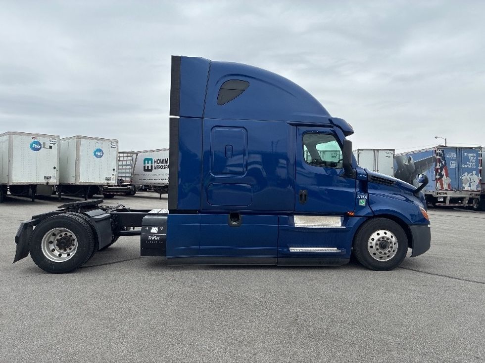 Sleeper Tractor-Heavy Duty Tractors-Freightliner-2021-T12642ST-Fort Wayne-IN-465,984\n\t\tmiles-$ 57,250 - Image 8